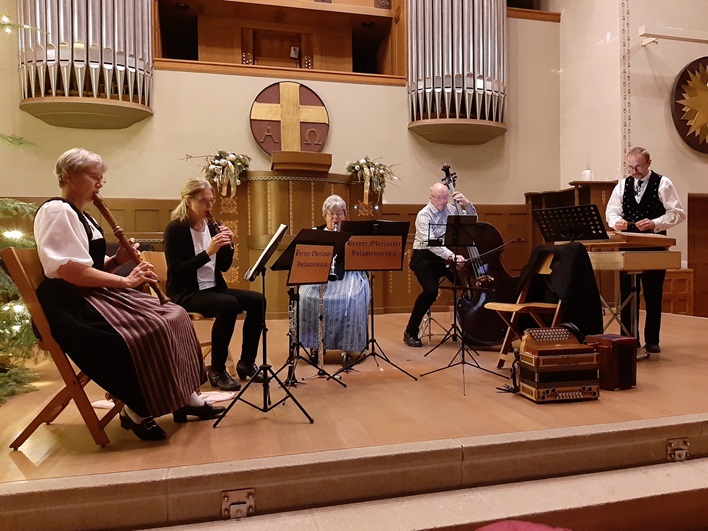 Adventskalender Kirche Spiez Berner Oberländer Volkstanzmusik