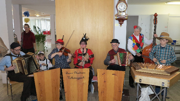 Berner Oberländer Volkstanzmusik im Bergmätteli Beromünster