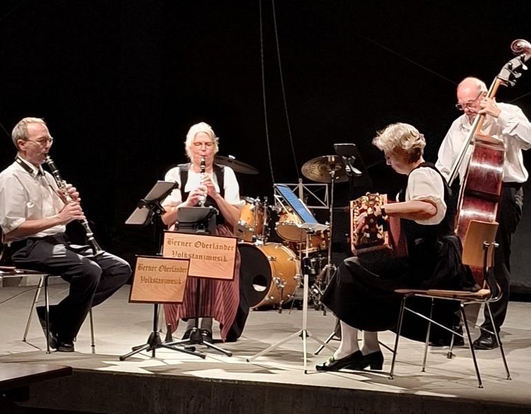 Folkloreabend Brienz Berner Oberl�nder Volkstanzmusik