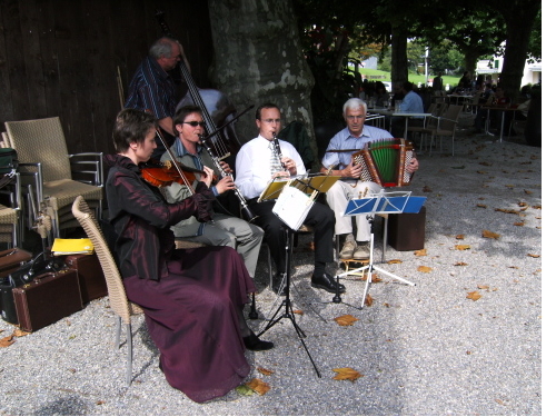 Berner Oberländer Volkstanzmusik Hochzeit Sonja und Loris Chiocca-Wattinger